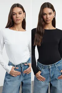 TRENDYOLMİLLA Black-Ecru 2 Sets Package Boat Neck Fitted/Body-Sitting Knitting Blouse