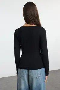 TRENDYOLMİLLA Black-Ecru 2 Sets Package Boat Neck Fitted/Body-Sitting Knitting Blouse - Image 5