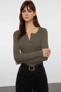 TRENDYOLMİLLA Mink snaps Fitted Ribbed Flexible Knitting Blouse - Image 2