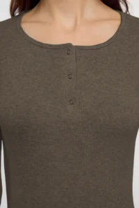 TRENDYOLMİLLA Mink snaps Fitted Ribbed Flexible Knitting Blouse - Image 4