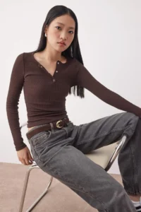 TRENDYOLMİLLA Light Brown snaps Fitted Ribbed Flexible Knitting Blouse - Image 2