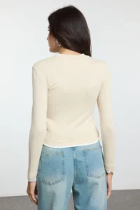 TRENDYOLMİLLA Stone Color Blocked Fitted Viscose/Soft Fabric Flexible Knitting Blouse - Image 5