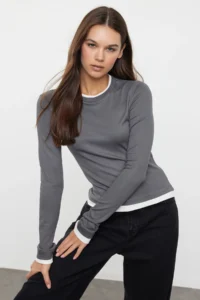 TRENDYOLMİLLA Anthracite Color Blocked Fitted Viscose/Soft Fabric Flexible Knitting Blouse