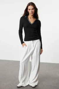 TRENDYOLMİLLA Black Knitwear Collar Detailed Fitted Ribbed Flexible Knitting Blouse - Image 2