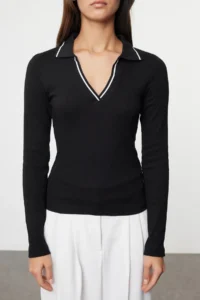 TRENDYOLMİLLA Black Knitwear Collar Detailed Fitted Ribbed Flexible Knitting Blouse - Image 3