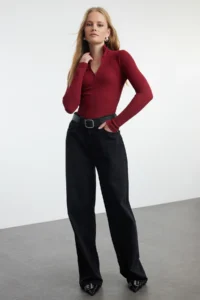 TRENDYOLMİLLA Burgundy Fitted Zippered Collar Flexible Knitting Blouse