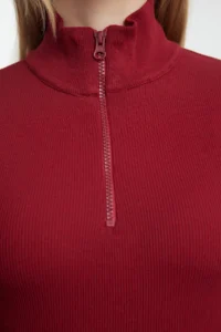 TRENDYOLMİLLA Burgundy Fitted Zippered Collar Flexible Knitting Blouse - Image 4