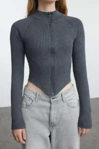 TRENDYOLMİLLA Anthracite Washable Zippered Fitted Ribbed Flexible Knitting Blouse - Image 5