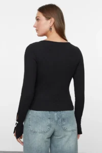 TRENDYOLMİLLA Black Bow and Cut Out Detailed Crew Neck slim/Fitting Knitting Blouse - Image 6