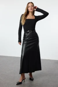 TRENDYOLMİLLA Black Square Neck Drape Detailed Fitted Knitting Blouse - Image 2