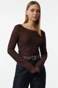 TRENDYOLMİLLA Brown Fitted textured Tulle Flexible Knitting Blouse