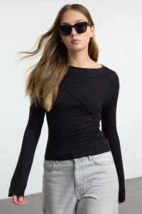 TRENDYOLMİLLA Black Rib Detailed Fitted Spanish Arm Knitting Blouse