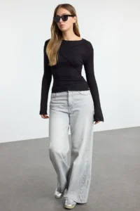 TRENDYOLMİLLA Black Rib Detailed Fitted Spanish Arm Knitting Blouse - Image 2
