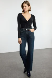 TRENDYOLMİLLA Black Drape Detailed Fitted Long Sleeve Flexible Knitting Blouse