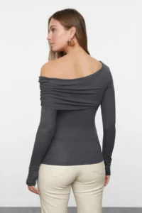 TRENDYOLMİLLA Anthracite Asymmetric Collar Fitted Flexible Knitting Blouse - Image 5