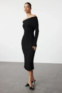 TRENDYOLMİLLA Black Midi Knitwear Basic Carmen Collar Dress - Image 3