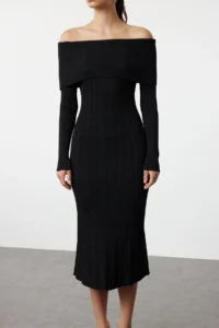 TRENDYOLMİLLA Black Midi Knitwear Basic Carmen Collar Dress - Image 5