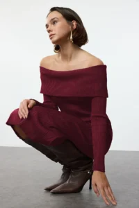 TRENDYOLMİLLA Burgundy Plain Midi Midi Knitwear Basic Carmen Collar Knit Dress