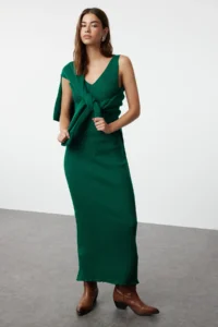 TRENDYOLMİLLA Green Midi Knitwear LONG Sweater-Dress Set - Image 2