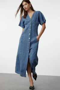 TRENDYOLMİLLA Mavi V-neck Maxi denim Dress with Stitching Detail
