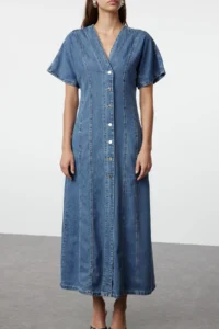 TRENDYOLMİLLA Mavi V-neck Maxi denim Dress with Stitching Detail - Image 3