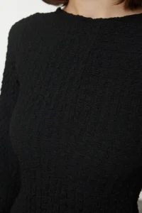 TRENDYOLMİLLA Black Plain textured Fitted Maxi Knitting Dress - Image 3