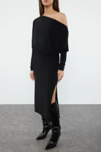 TRENDYOLMİLLA Black Plain Asymmetric Single Arm Flexible Midi Knitting Dress - Image 7