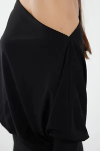 TRENDYOLMİLLA Black Plain Asymmetric Single Arm Flexible Midi Knitting Dress - Image 8