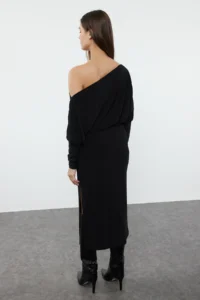 TRENDYOLMİLLA Black Plain Asymmetric Single Arm Flexible Midi Knitting Dress - Image 9