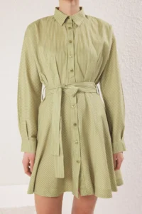 TRENDYOLMİLLA Oil Green Striped Belted Short / Mini Weaving Dress - Image 4