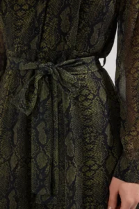 TRENDYOLMİLLA Green Belted animals Patterned Lined Siphon Flight Flight Weaving Mini Dress - Image 3