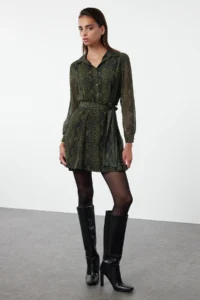 TRENDYOLMİLLA Green Belted animals Patterned Lined Siphon Flight Flight Weaving Mini Dress - Image 6