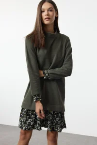 TRENDYOLMİLLA Emerald Green Floral Printed Mini Thessaloniki Dog collar Knitting Dress