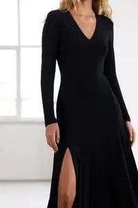 TRENDYOLMİLLA Black V-neck skater/Flexible Maxi Knitting Dress - Image 3