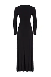 TRENDYOLMİLLA Black V-neck skater/Flexible Maxi Knitting Dress - Image 6