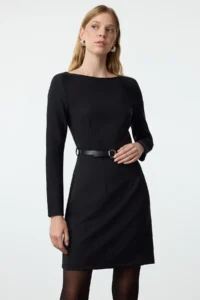 TRENDYOLMİLLA Black Arched Fitted Mini Weaving Dress - Image 4
