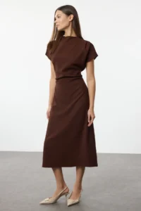 TRENDYOLMİLLA Brown A Cut Off-Shoulder Neck Midi Weaving Dress - Image 2