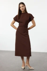 TRENDYOLMİLLA Brown A Cut Off-Shoulder Neck Midi Weaving Dress - Image 3