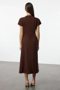 TRENDYOLMİLLA Brown A Cut Off-Shoulder Neck Midi Weaving Dress - Image 6