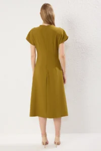 TRENDYOLMİLLA Oil Green A Cut Off-Shoulder Neck Midi Weaving Dress - Image 4