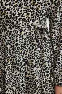 TRENDYOLMİLLA Multicolored Belted animals Patterned skater/Waisted Mini Viscose Weaving Dress - Image 5