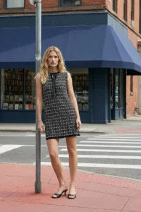TRENDYOLMİLLA Black textured Short / Mini Textured Knit Dress - Image 2