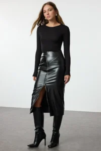 TRENDYOLMiLLA Black Zipper Detailed Midi Shiny Faux Leather Weaving Skirt - Image 6