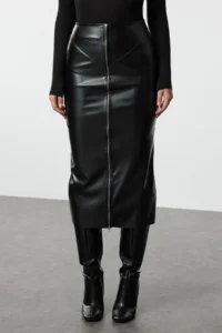TRENDYOLMiLLA Black Zipper Detailed Midi Shiny Faux Leather Weaving Skirt - Image 8