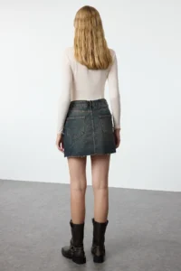 TRENDYOLMiLLA Mavi Soluk Efekt Vintage High Waist Mini denim Skirt - Image 5
