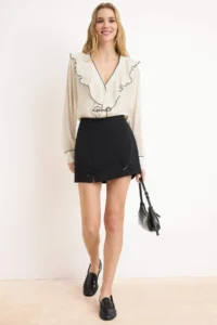 TRENDYOLMİLLA Black Bow and Slit Detailed Mini Knitting Shorts Skirt - Image 2