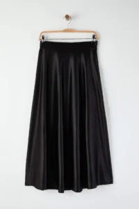 TRENDYOLMİLLA Black A Line/Life Form Maxi Satin Knitting Skirt - Image 6