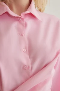 TRENDYOLMİLLA Pink Binding Detailed Regular Normal Pattern Weaving Shirt - Image 4