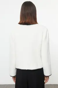 TRENDYOLMİLLA Ecru Hairy Soft textured Jacket Look Knitwear Cardigan - Image 5