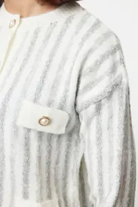 TRENDYOLMİLLA Ecru Soft textured Jacket Look Knitwear Cardigan - Image 4